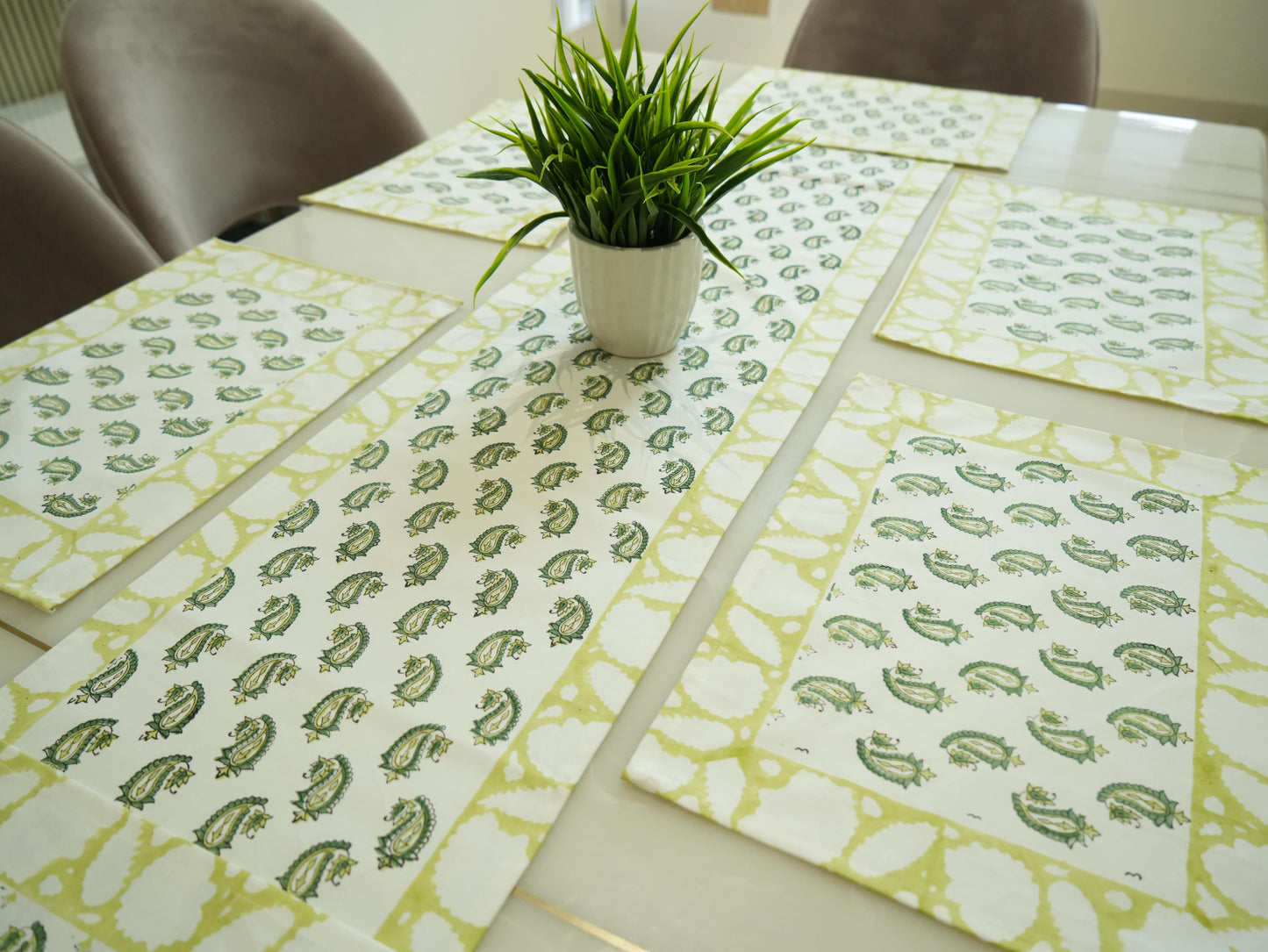 Hand-Blocked Yellow Dining Table Runner with Kairi Motifs and Exquisite Border