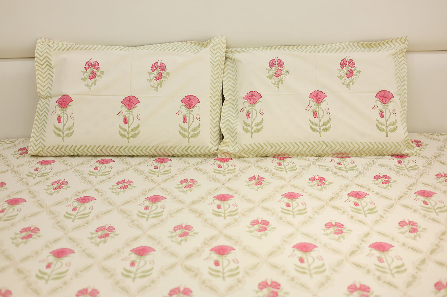 Floral Fiesta Double Bed King Size Bedsheet with 2 Pillow Covers