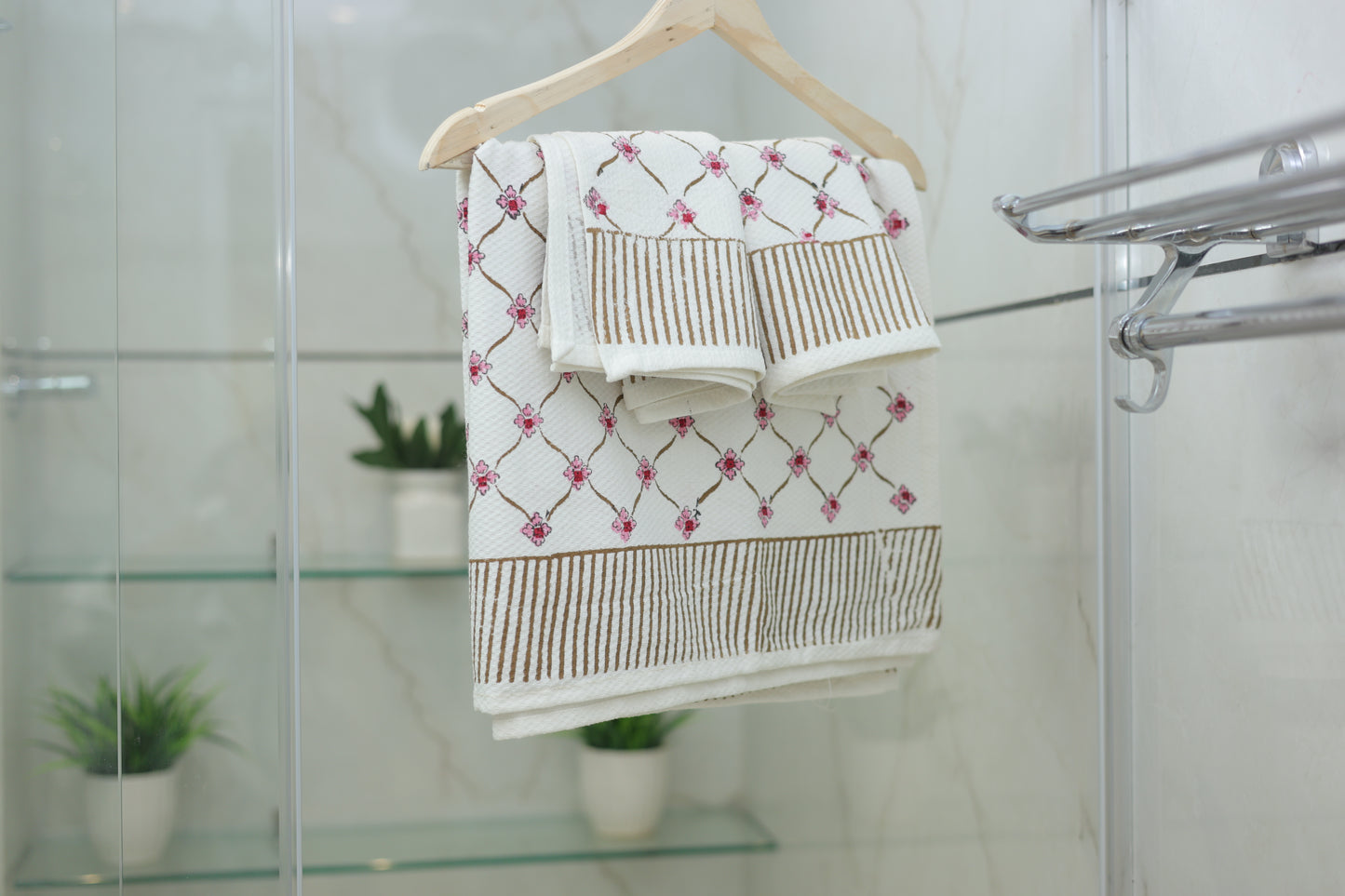 Delicate Pink Floral Bath Towels and Napkin Set