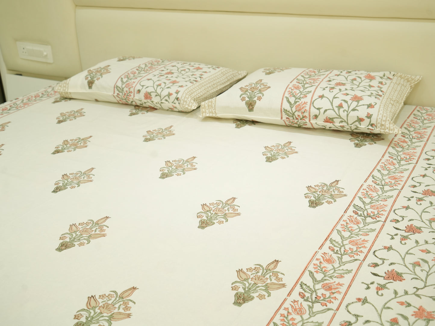 Gardenia Glee Double Bed King Size Bedsheet with 2 Pillow Covers