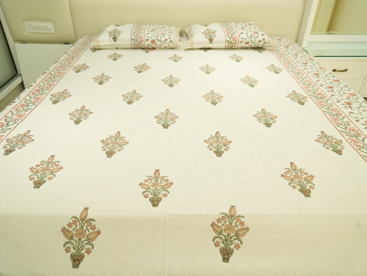 Gardenia Glee Double Bed King Size Bedsheet with 2 Pillow Covers