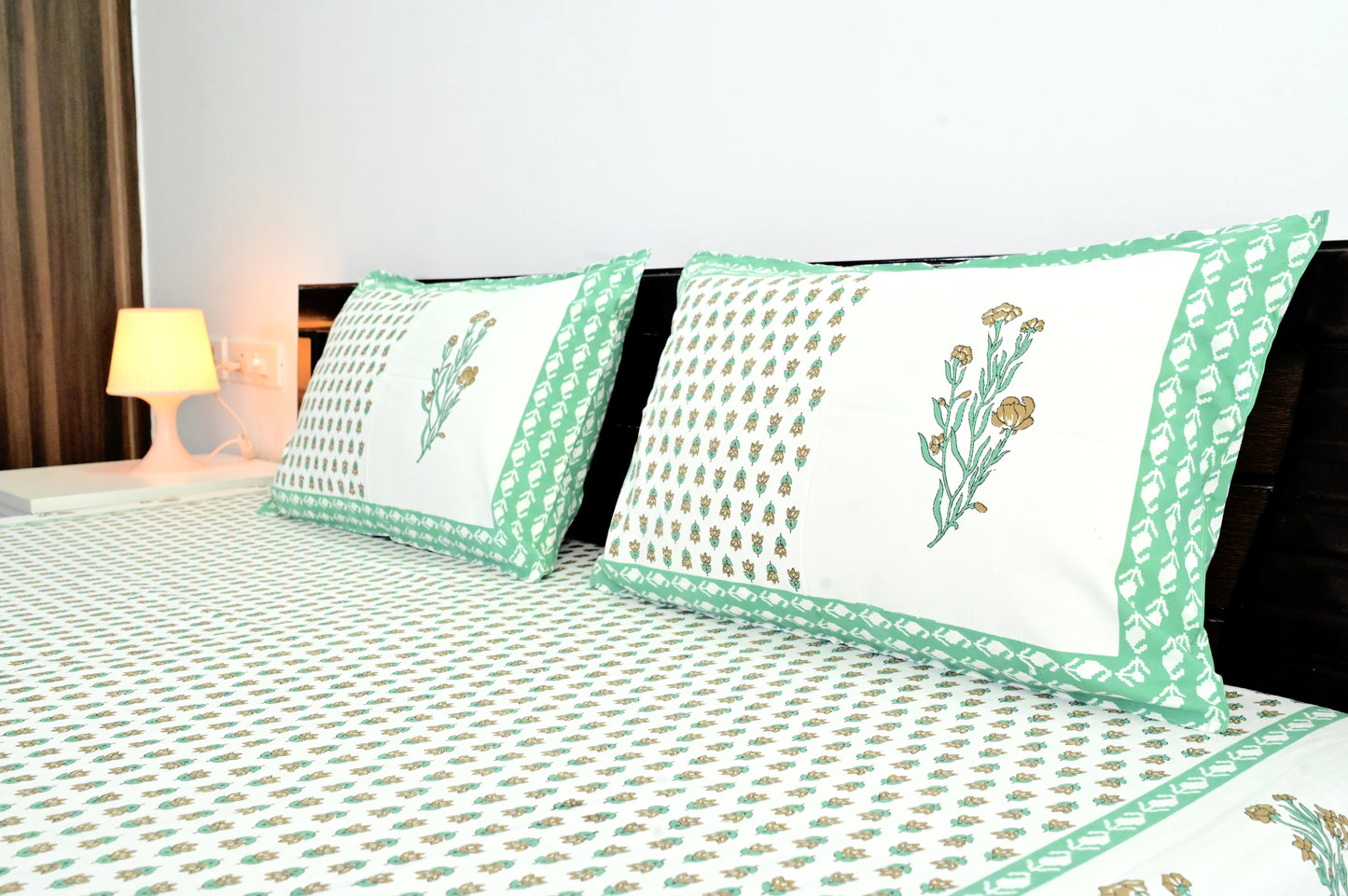 Desert Garden Green Double Bed Screen Print Bedsheet