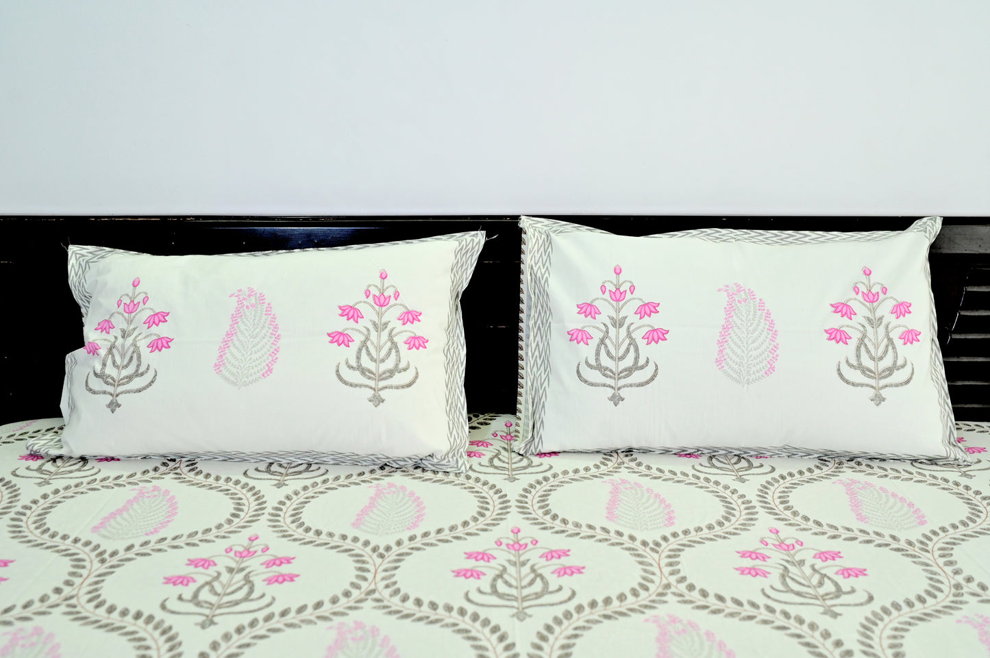 Mughal Gardens Prints Double Bed Screen Print Bedsheet