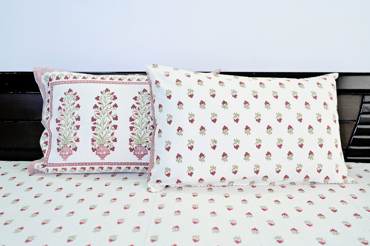 Rajasthani Roses Pink Double Bed Screen Print Bedsheet