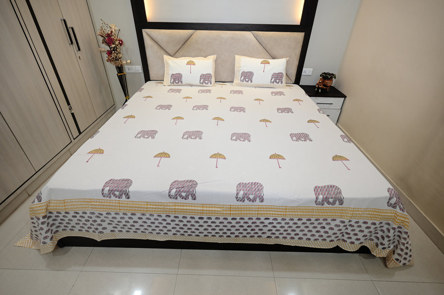 Regal Elephant Print Double Bed Super King Size Bedsheet with 2 Pillow Covers