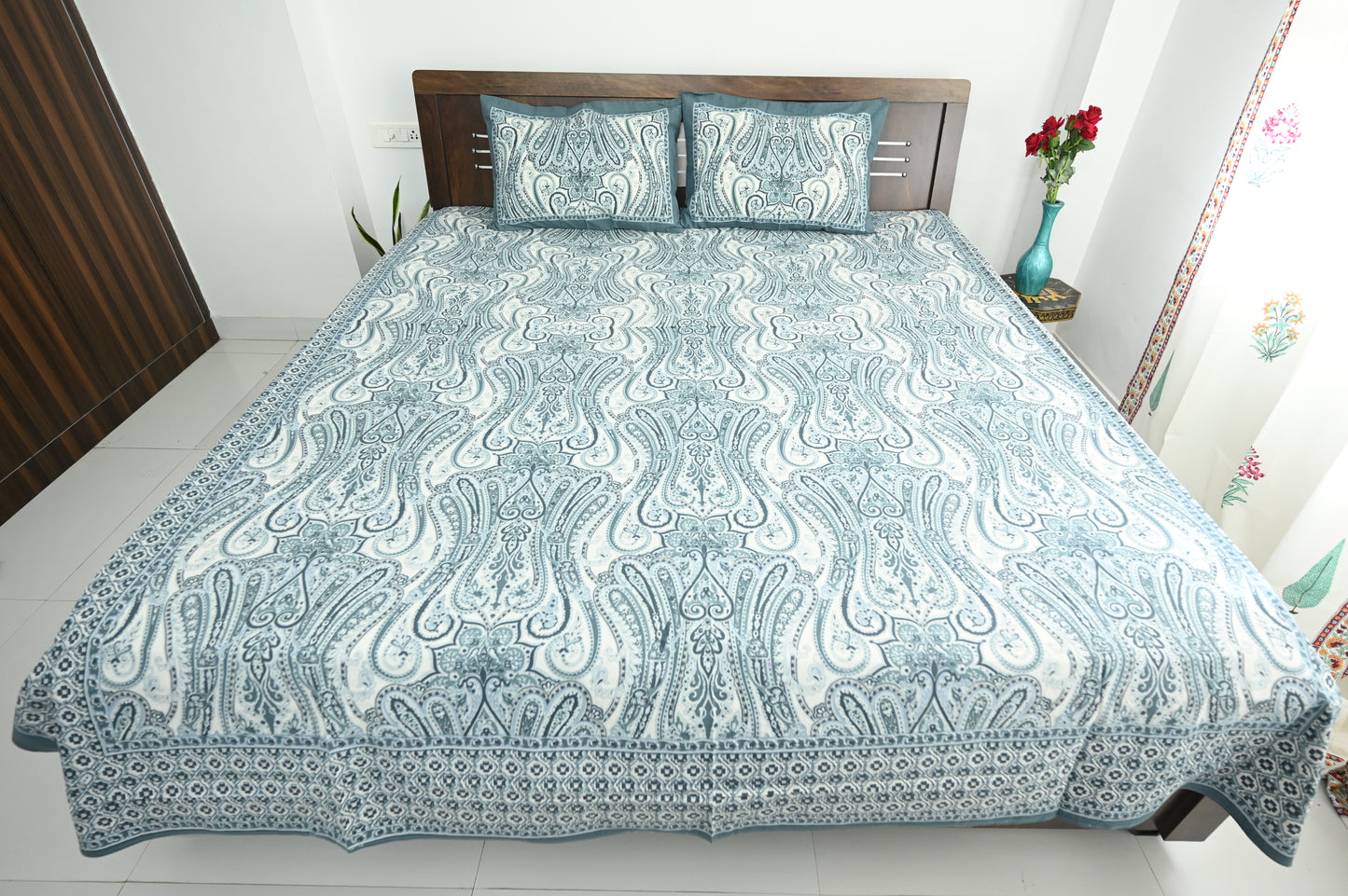 Floral Essence Grey Double Bed Screen Print Bedsheet