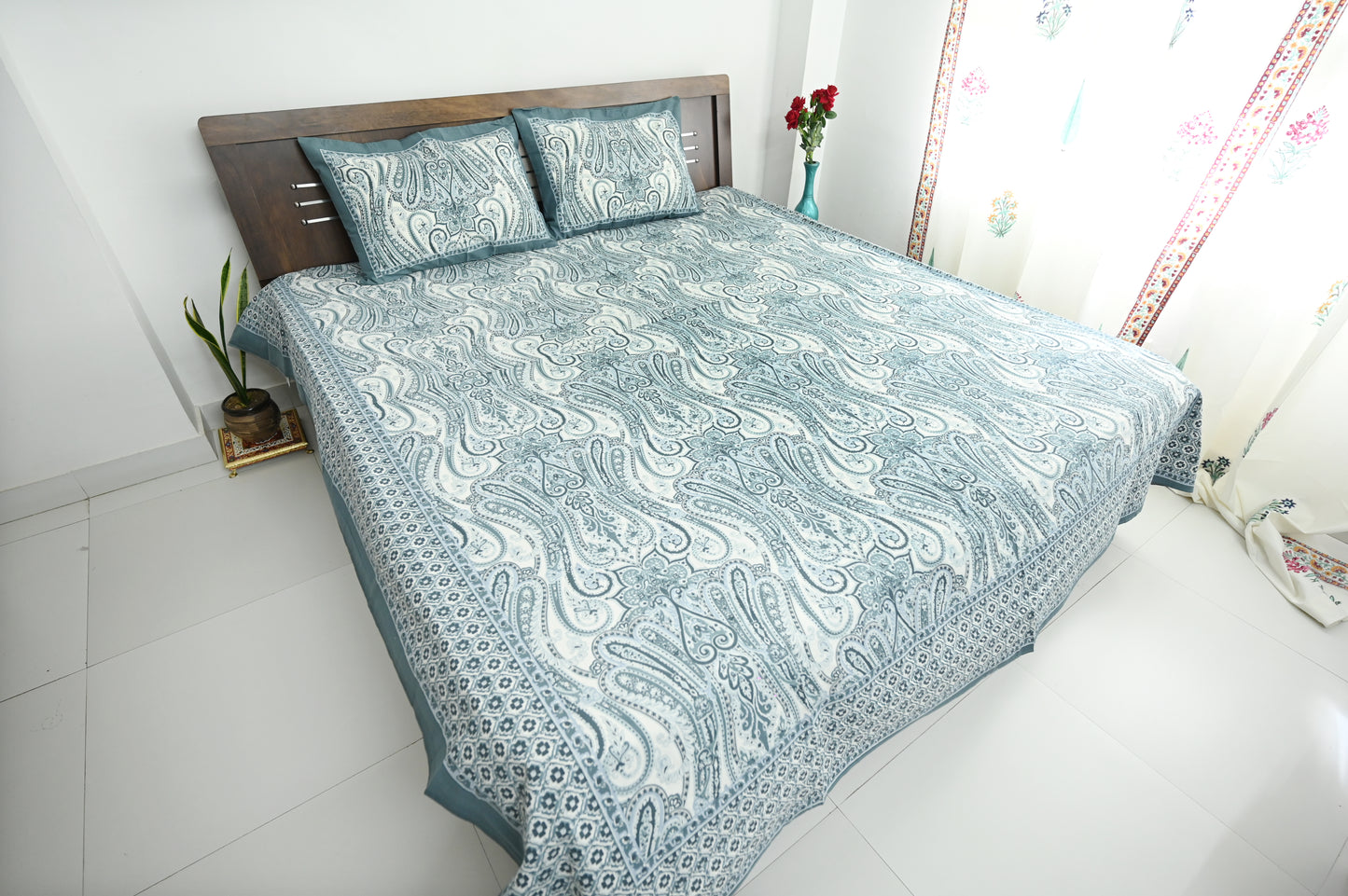 Floral Essence Grey Double Bed Screen Print Bedsheet