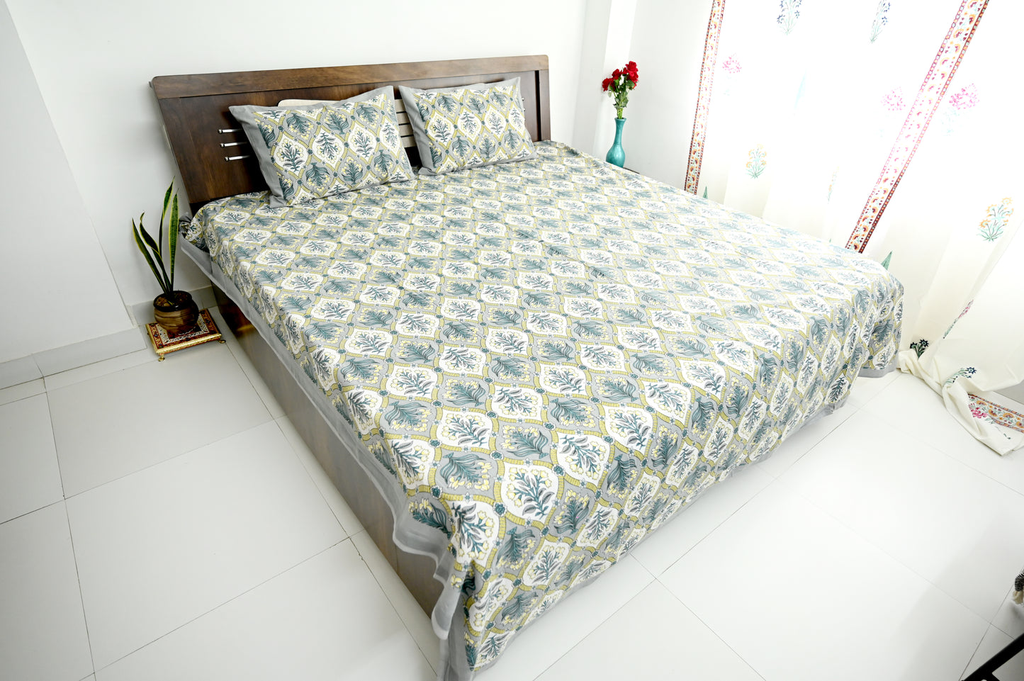 Royal Rapture Prints Double Bed Screen Print Bedsheet