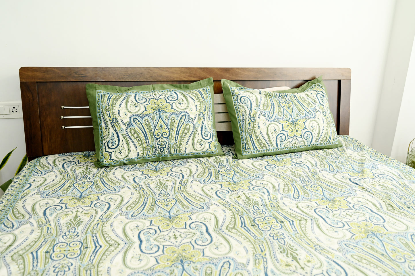 Floral Essence Green Double Bed Screen Print Bedsheet