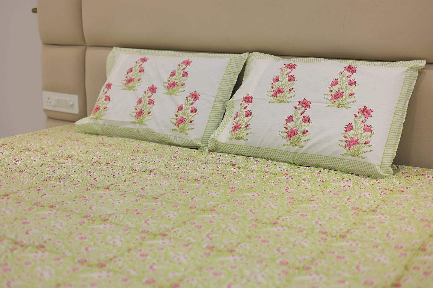 Blooming Bouquet Jaipuri Print Double Bed King Size Bedsheet with 2 Pillow Covers