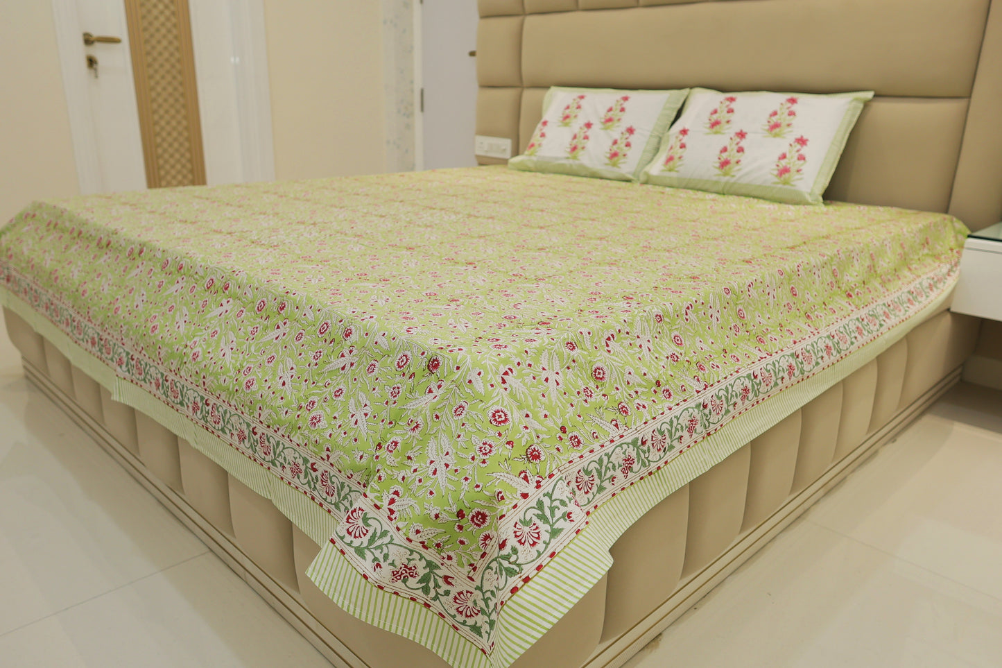 Blooming Bouquet Jaipuri Print Double Bed King Size Bedsheet with 2 Pillow Covers