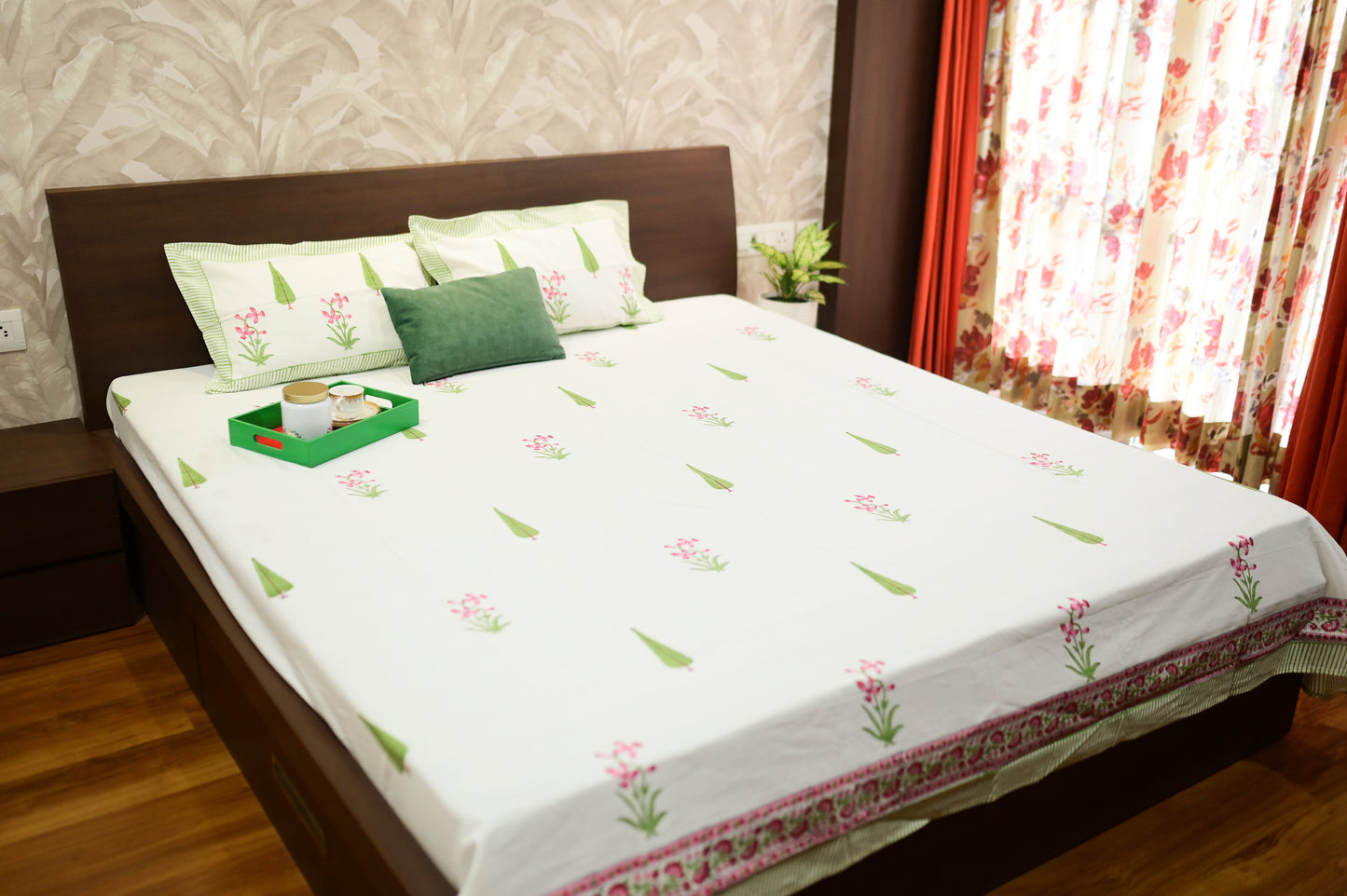 Blooming Elegance Double Bed King Size Bedsheet with 2 Pillow Covers