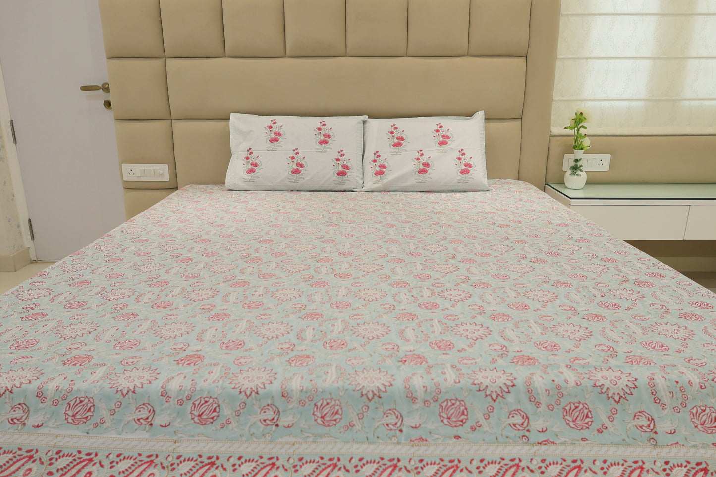 Daisy Delight Jaipuri Print Double Bed King Size Bedsheet with 2 Pillow Covers