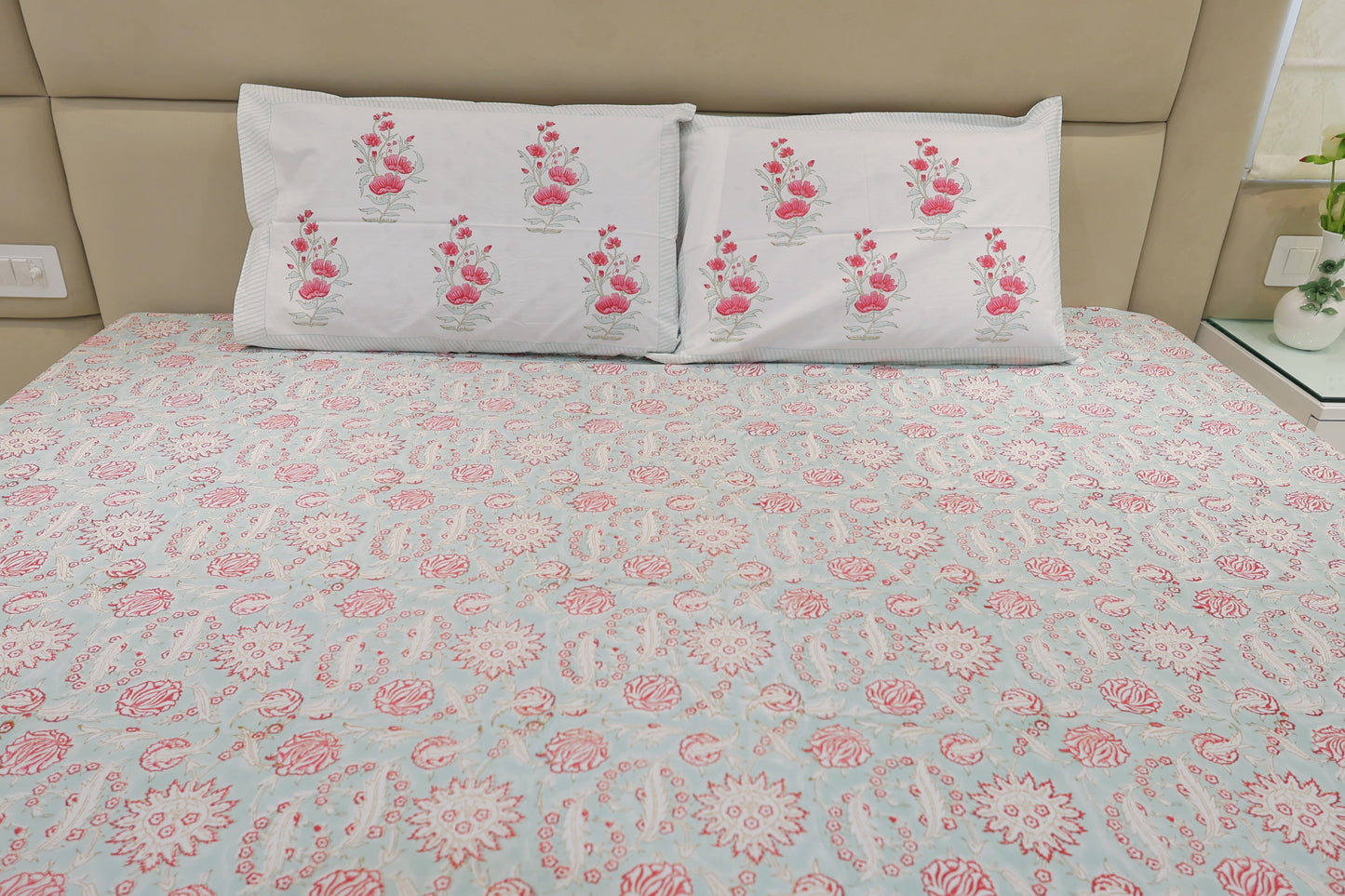 Daisy Delight Jaipuri Print Double Bed King Size Bedsheet with 2 Pillow Covers