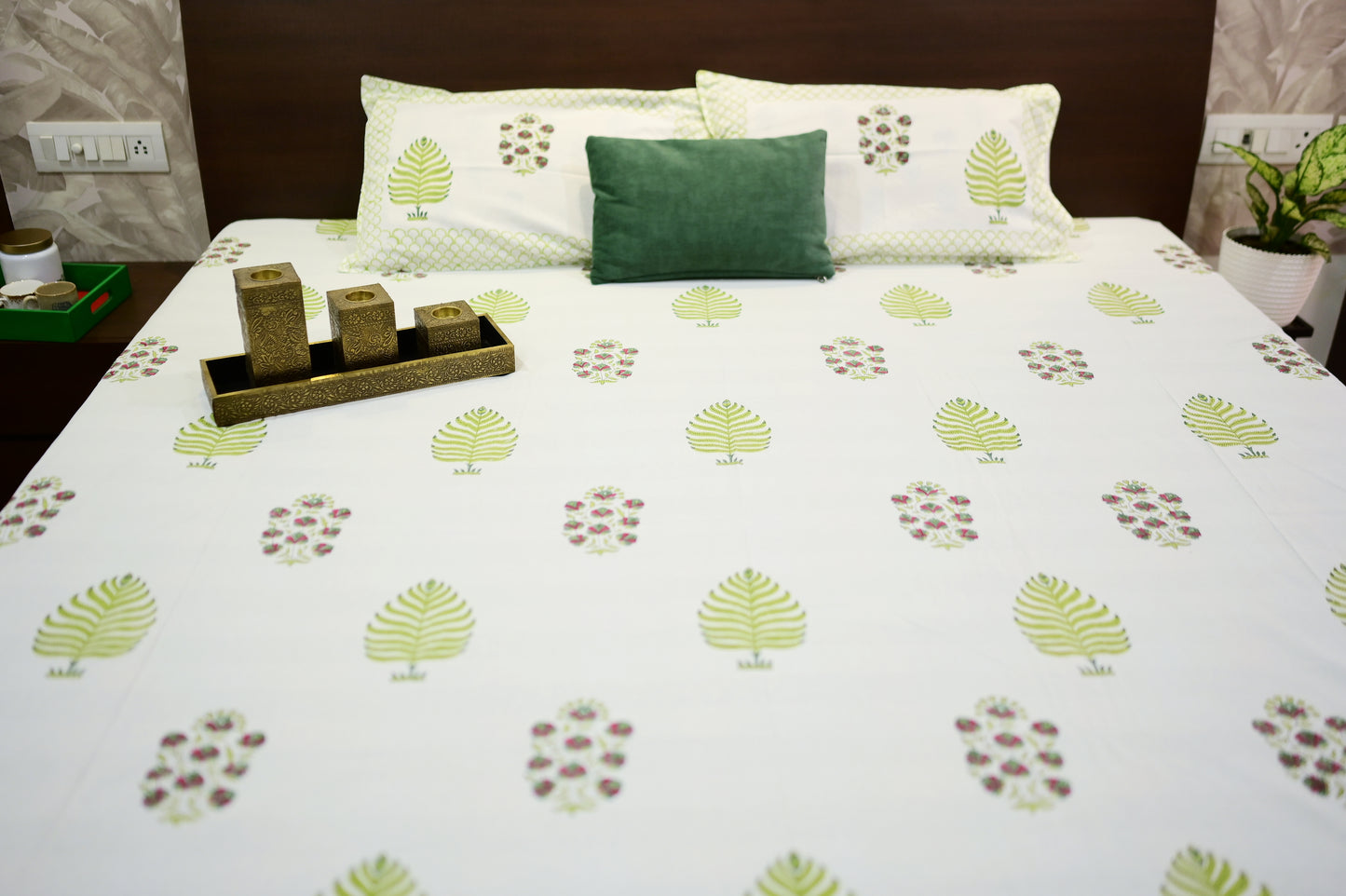 Enchanting Evergreens Double Bed King Size Bedsheet with 2 Pillow Covers