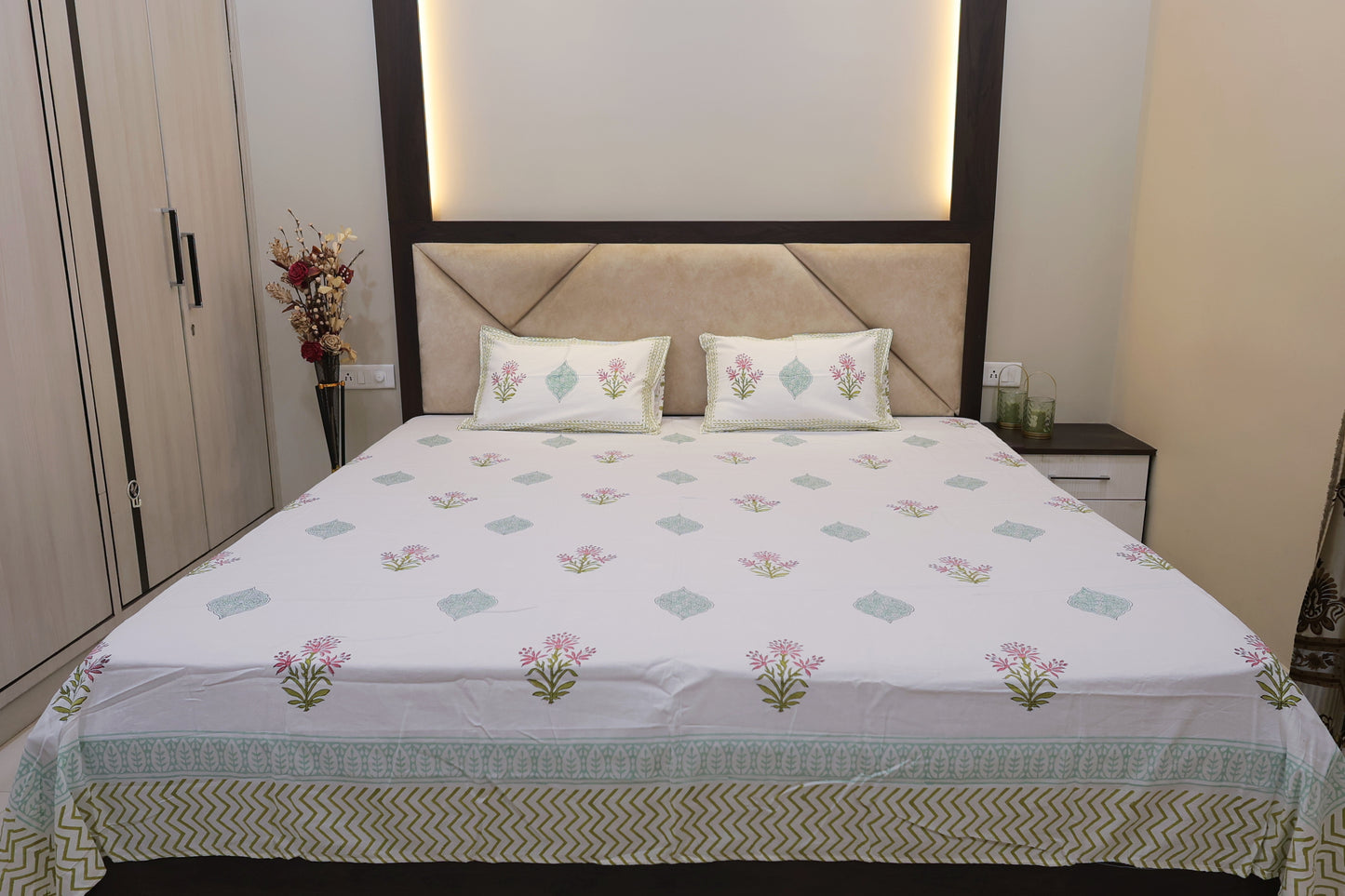 Floral Bouquet Bliss Double Bed Super King Size Bedsheet Premium Fabric with 2 Pillow Covers