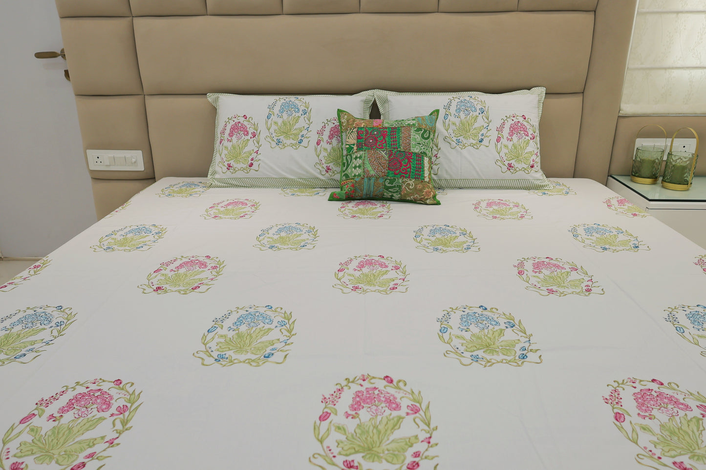 Garden Delight Double Bed King Size Bedsheet with 2 Pillow Covers