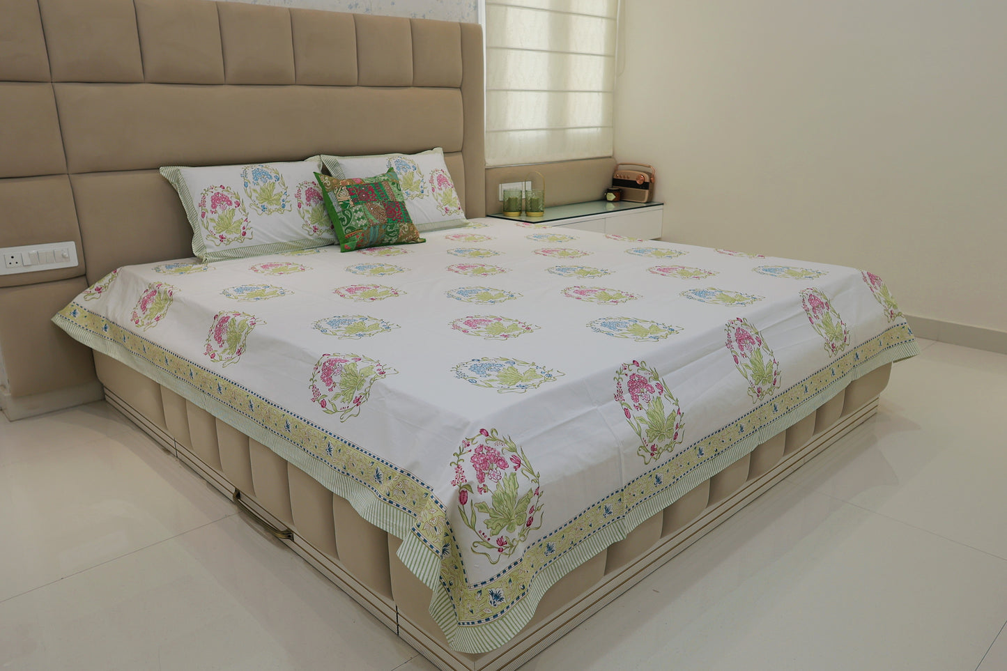 Garden Delight Double Bed King Size Bedsheet with 2 Pillow Covers