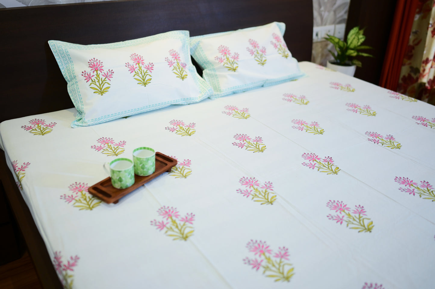 Handblock Bouquet Double Bed King Size Bedsheet with 2 Pillow Covers