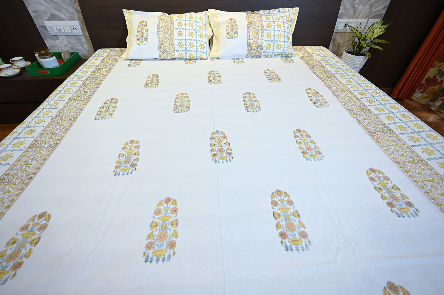 Sun-kissed Blooms Double Bed King Size Bedsheet with 2 Pillow Covers