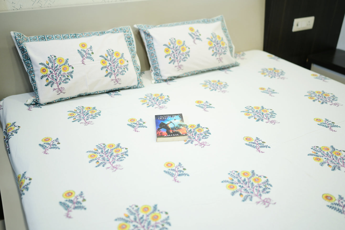 Sunflower Symphony Double Bed King Size Bedsheet Percale Premium Fabric with 2 Pillow Covers